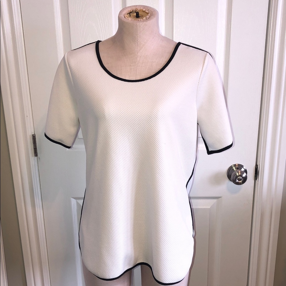 Ricki's White and Black Trim Short Sleeve Top